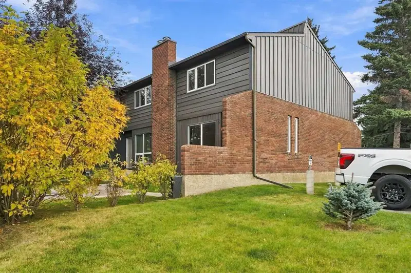 18, 9908 Bonaventure Drive SE, Calgary — photo 2 of 29