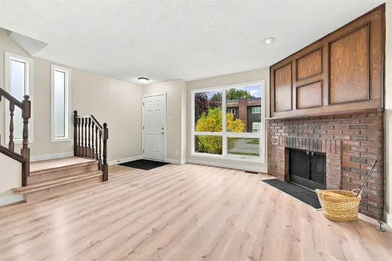 18, 9908 Bonaventure Drive SE, Calgary — photo 3 of 29