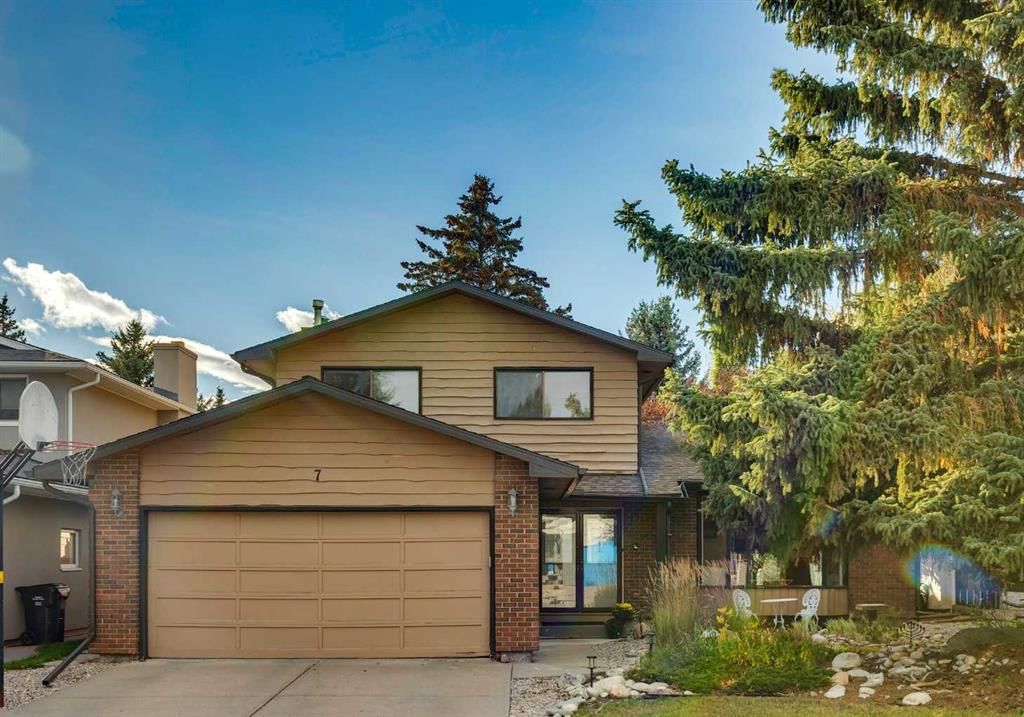 7 Woodgreen Crescent SW, Calgary — main listing photo