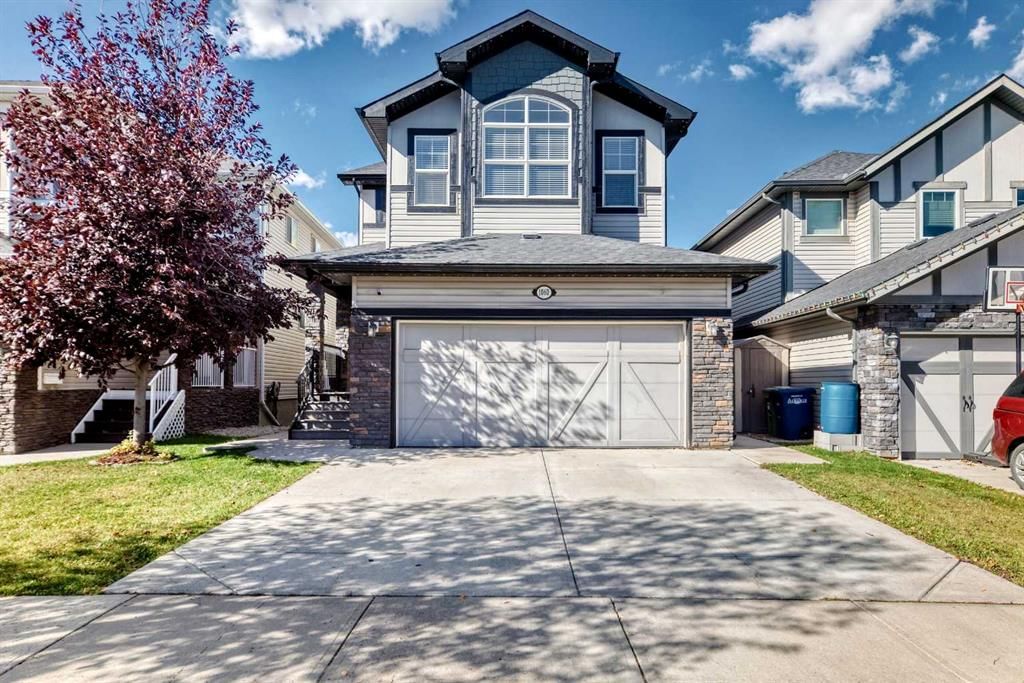 1060 KINGSTON Crescent SE, Airdrie — main listing photo