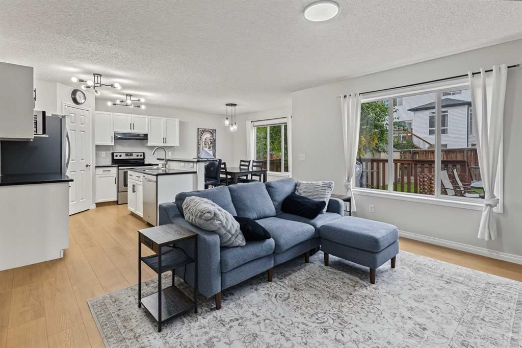 16 Evansbrooke Rise NW, Calgary — main listing photo