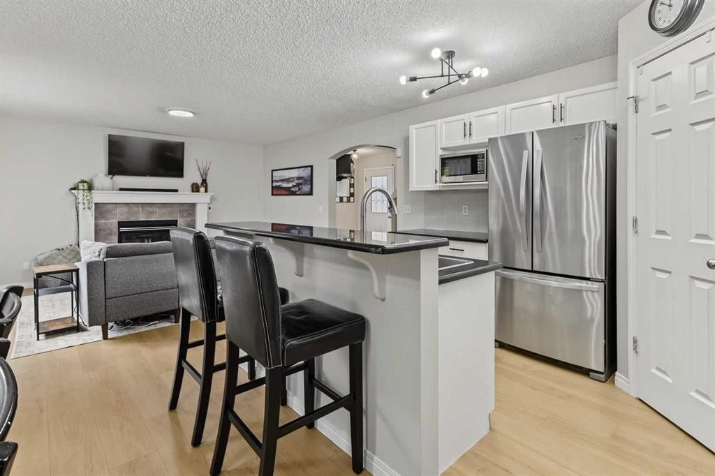 16 Evansbrooke Rise NW, Calgary — photo 5 of 46