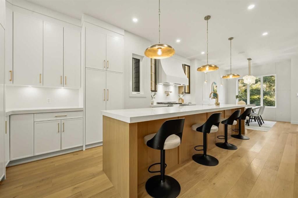 727 15 Street NW, Calgary — photo 4 of 50