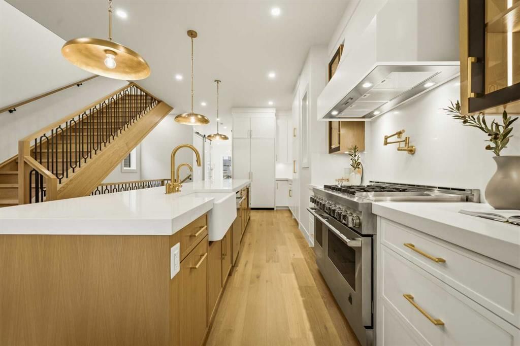 727 15 Street NW, Calgary — photo 5 of 50