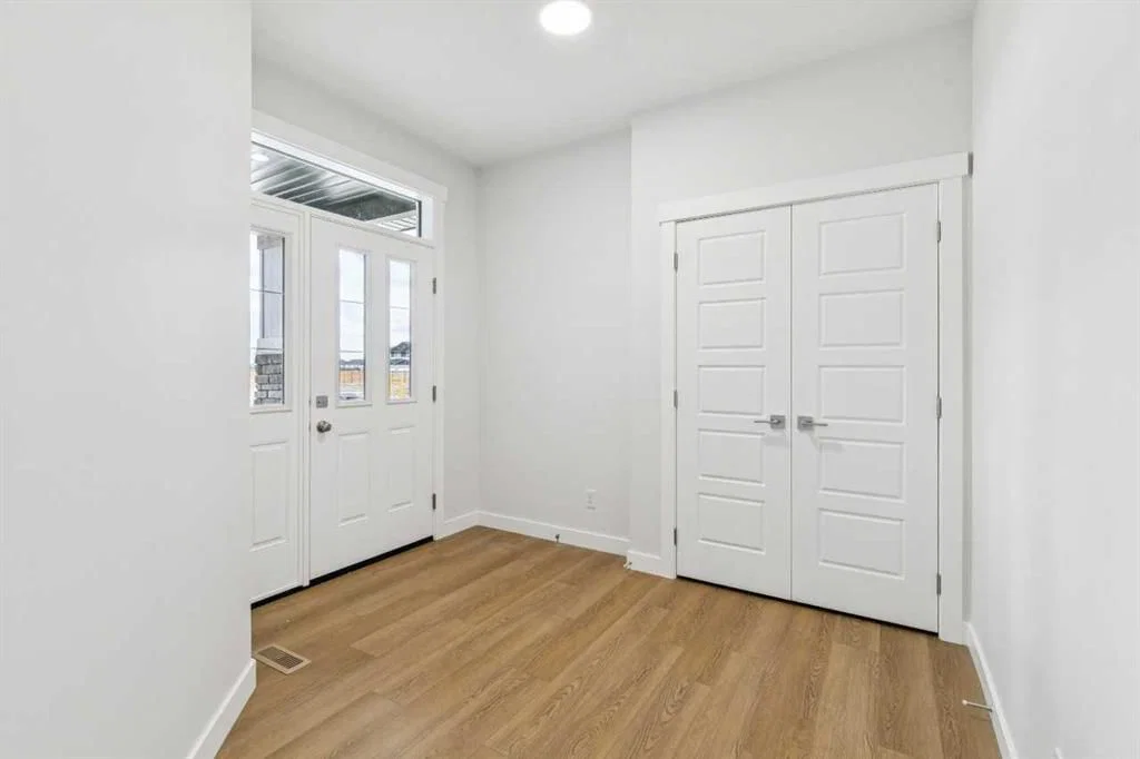 139 Dawson Wharf Mount, Chestermere — photo 3 of 39