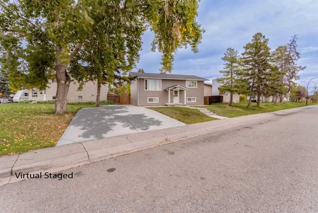 1135 penrith Crescent SE, Calgary — photo 3 of 47
