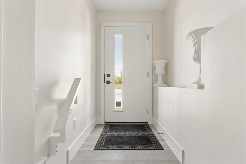 2851 12 Avenue SW, Calgary — photo 4 of 50