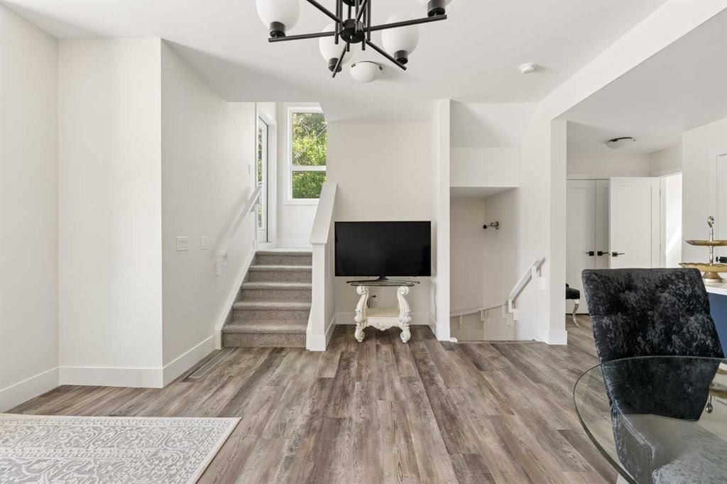 2851 12 Avenue SW, Calgary — photo 5 of 50