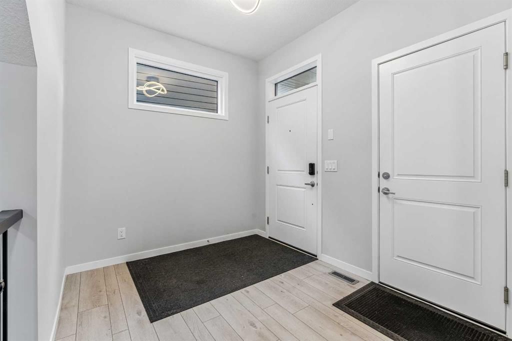 125 Harvest Hills Way NE, Calgary — photo 3 of 30