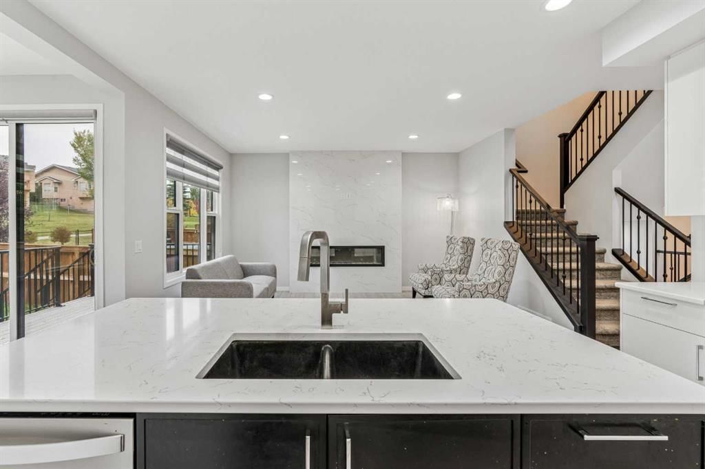 125 Harvest Hills Way NE, Calgary — photo 5 of 30