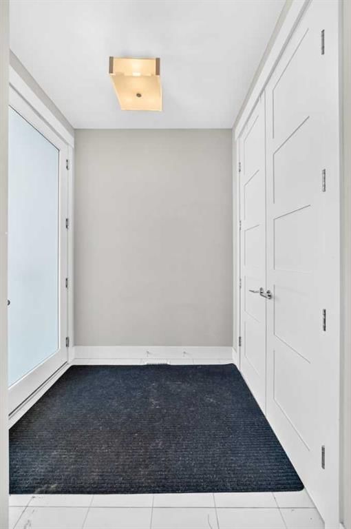 2220 33 Street SW, Calgary — photo 3 of 44