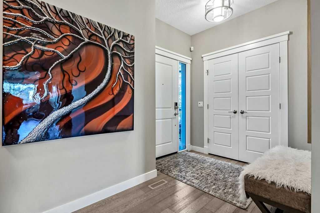 556 Quarry Way SE, Calgary — photo 3 of 50