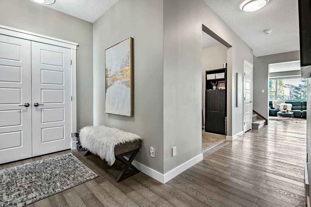 556 Quarry Way SE, Calgary — photo 4 of 50