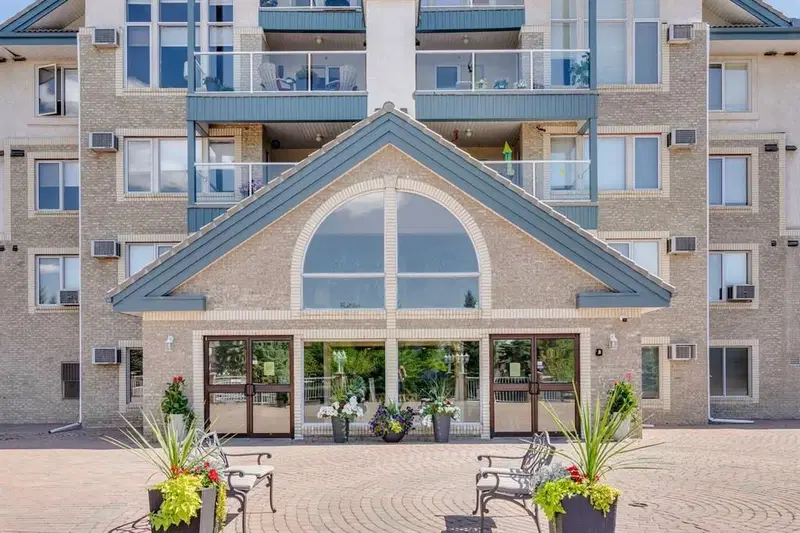 107, 7239 Sierra Morena Boulevard SW, Calgary — main listing photo
