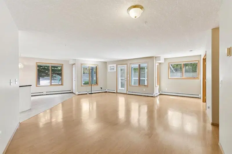 107, 7239 Sierra Morena Boulevard SW, Calgary — photo 4 of 50