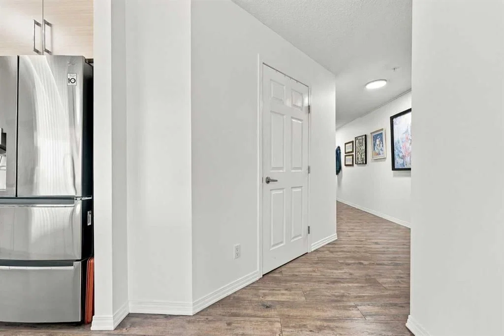 220, 2022 Canyon Meadows Drive SE, Calgary — photo 5 of 39