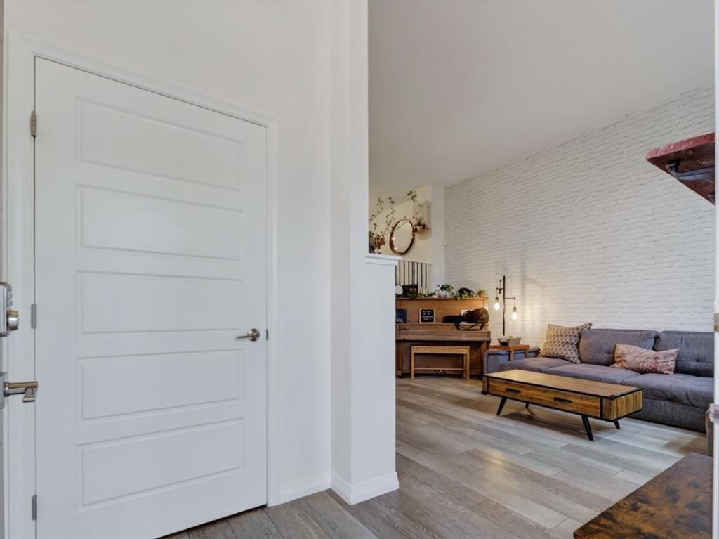 86 Magnolia Square SE, Calgary — photo 3 of 50