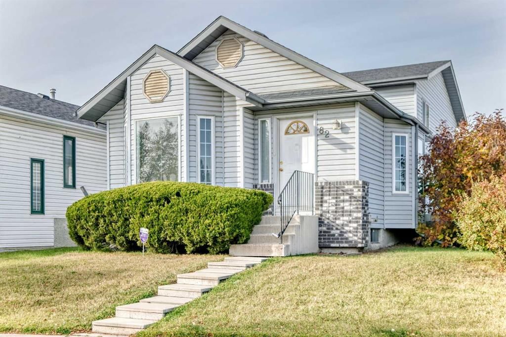 82 Riverglen Drive SE, Calgary — main listing photo