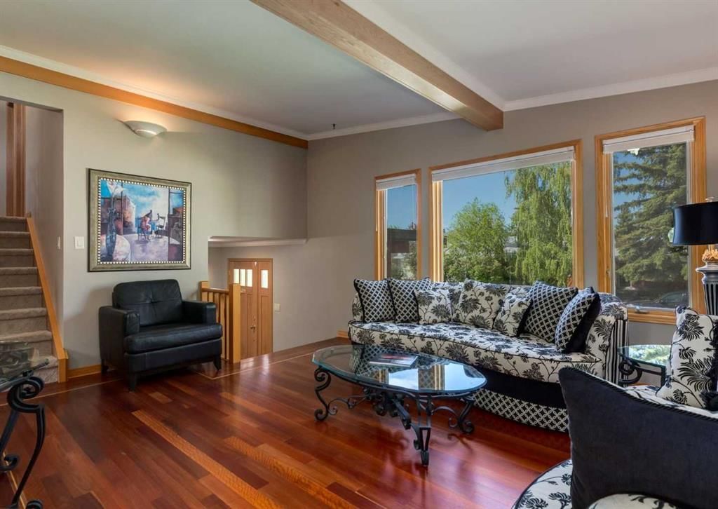 5108 Brockington Road NW, Calgary — photo 5 of 50