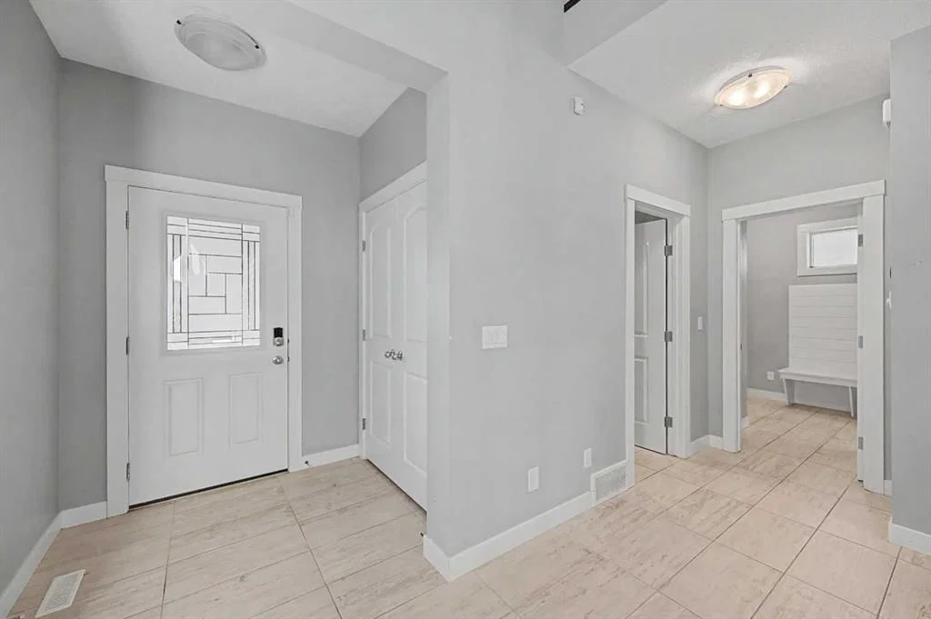 604 Midtown Place SW, Airdrie — photo 2 of 46