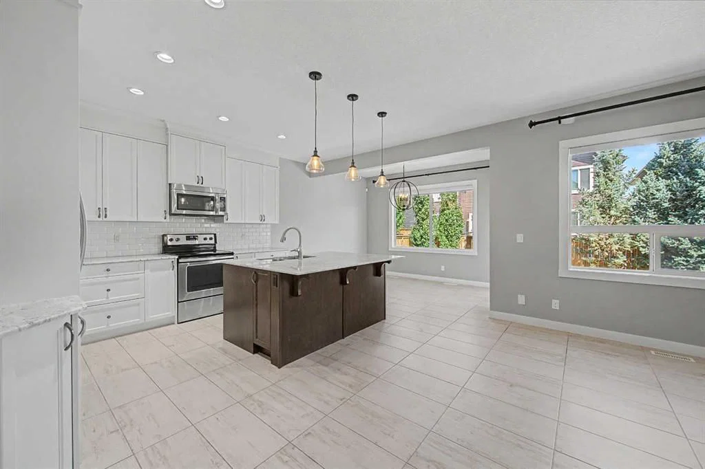 604 Midtown Place SW, Airdrie — photo 3 of 46