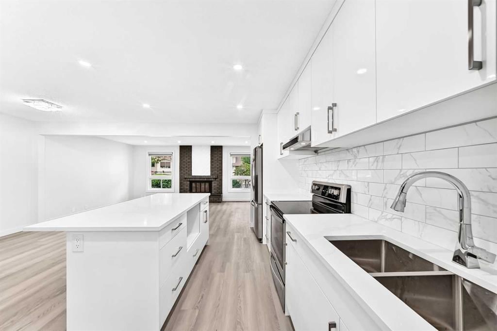 3319 Radcliffe Drive SE, Calgary — photo 2 of 30