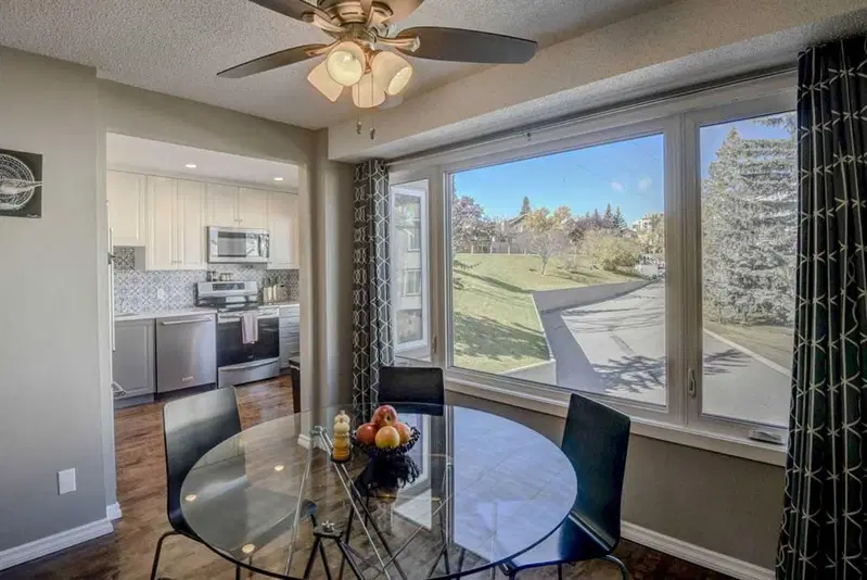 96 Coachway Gardens SW, Calgary — photo 4 of 18