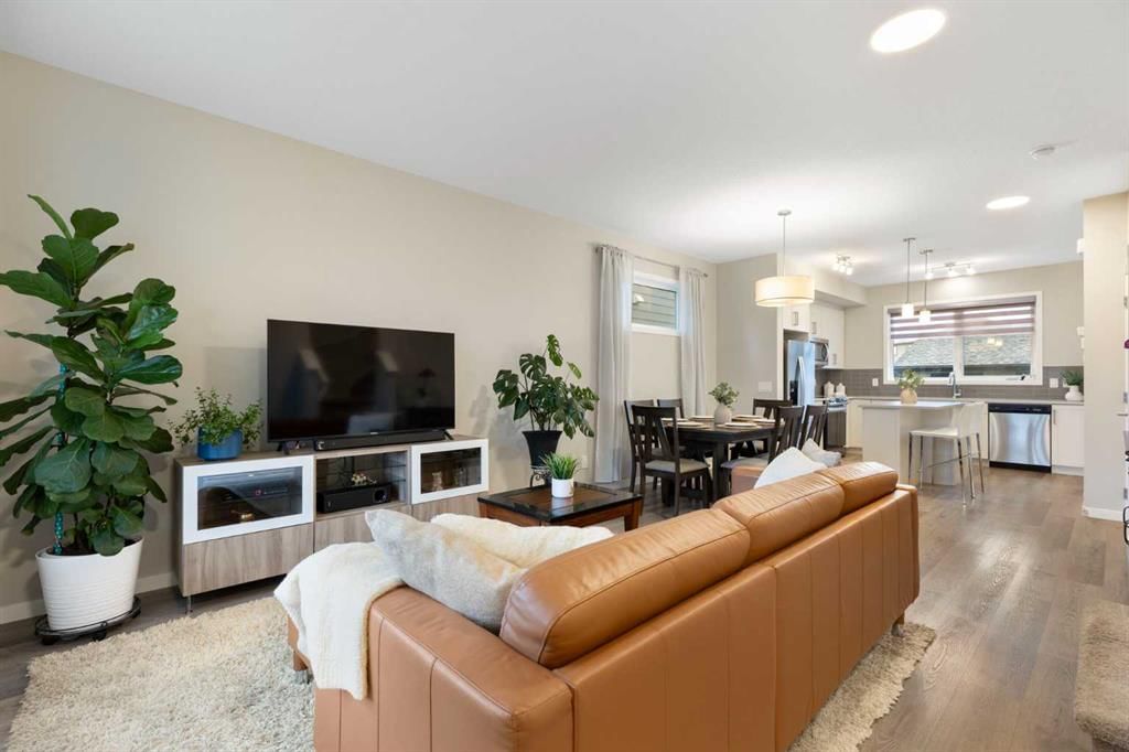 1021 Mahogany Boulevard SE, Calgary — photo 5 of 42