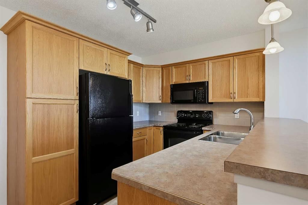 313, 380 Marina Drive, Chestermere — photo 2 of 32