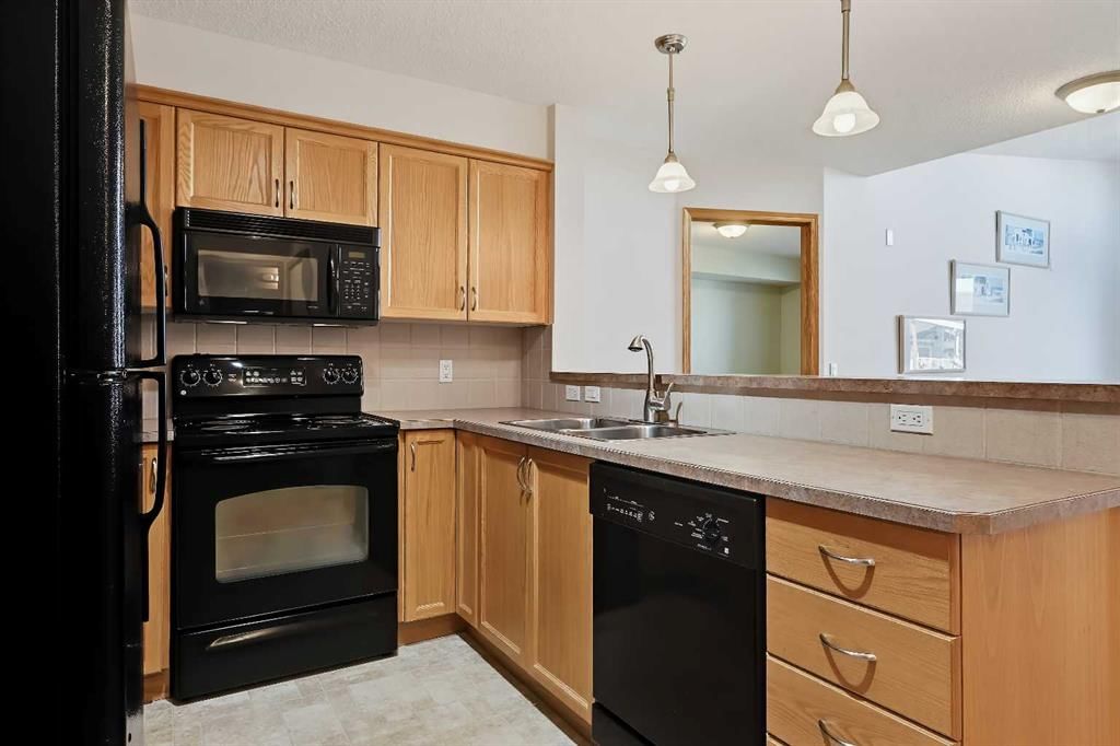 313, 380 Marina Drive, Chestermere — photo 3 of 32