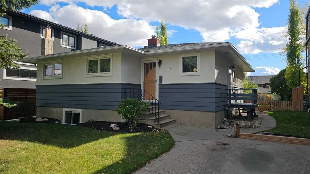 1905 32 Avenue SW, Calgary — main listing photo