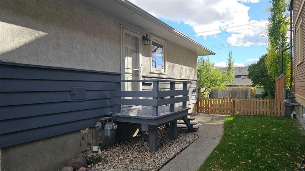 1905 32 Avenue SW, Calgary — photo 3 of 15