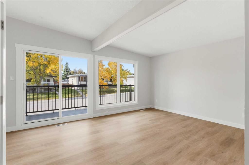 30 / 32 Dalton Bay NW, Calgary — photo 5 of 45