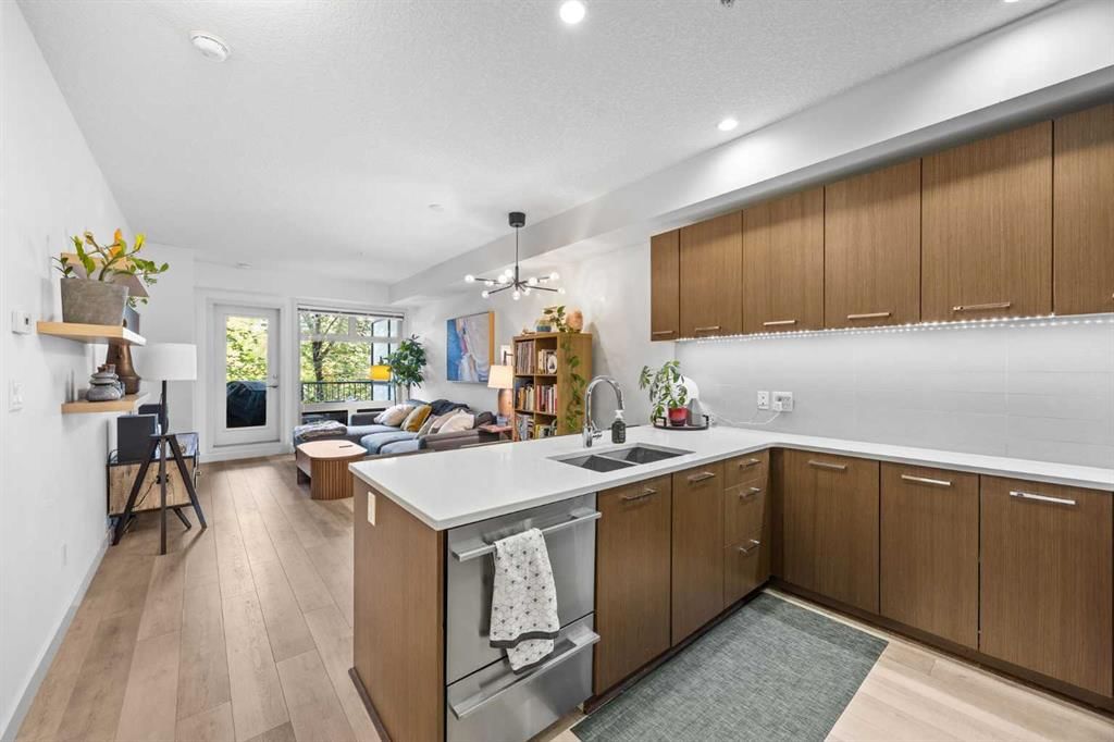 218, 323 20 Avenue SW, Calgary — photo 3 of 23