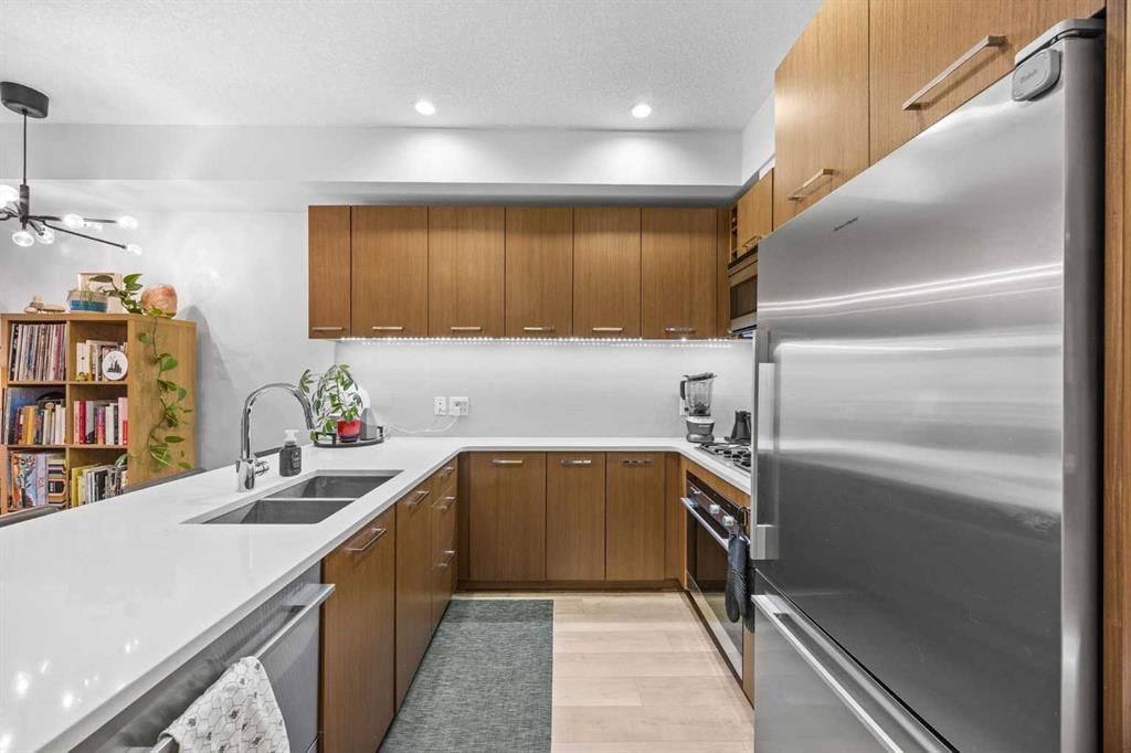 218, 323 20 Avenue SW, Calgary — photo 4 of 23