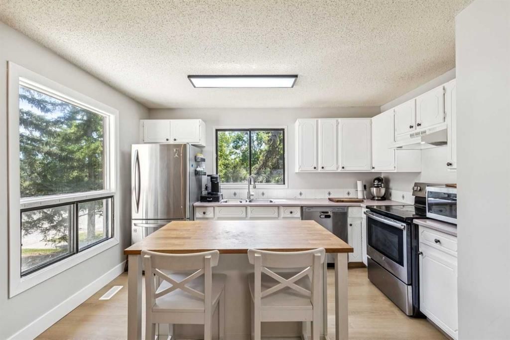 189 Deerfield Terrace SE, Calgary — photo 5 of 17