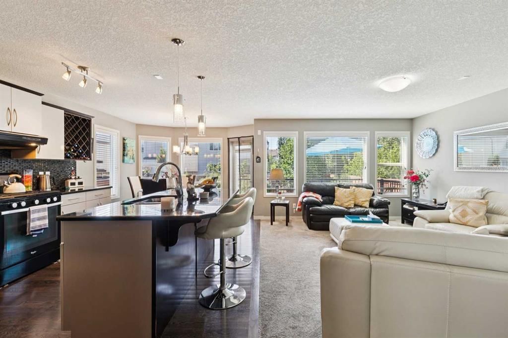 768 New Brighton Drive SE, Calgary — photo 2 of 40