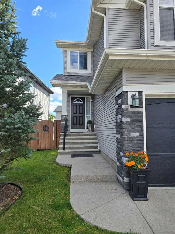 768 New Brighton Drive SE, Calgary — photo 3 of 40