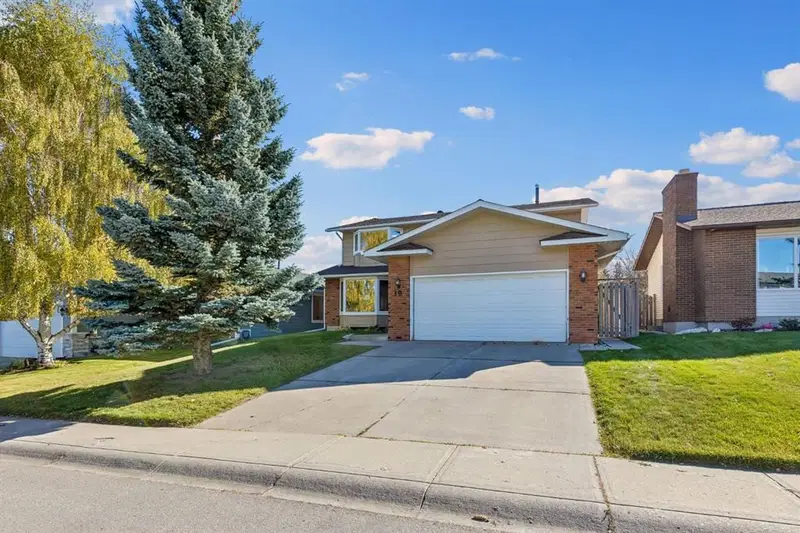 19 Woodbrook Road SW, Calgary — main listing photo