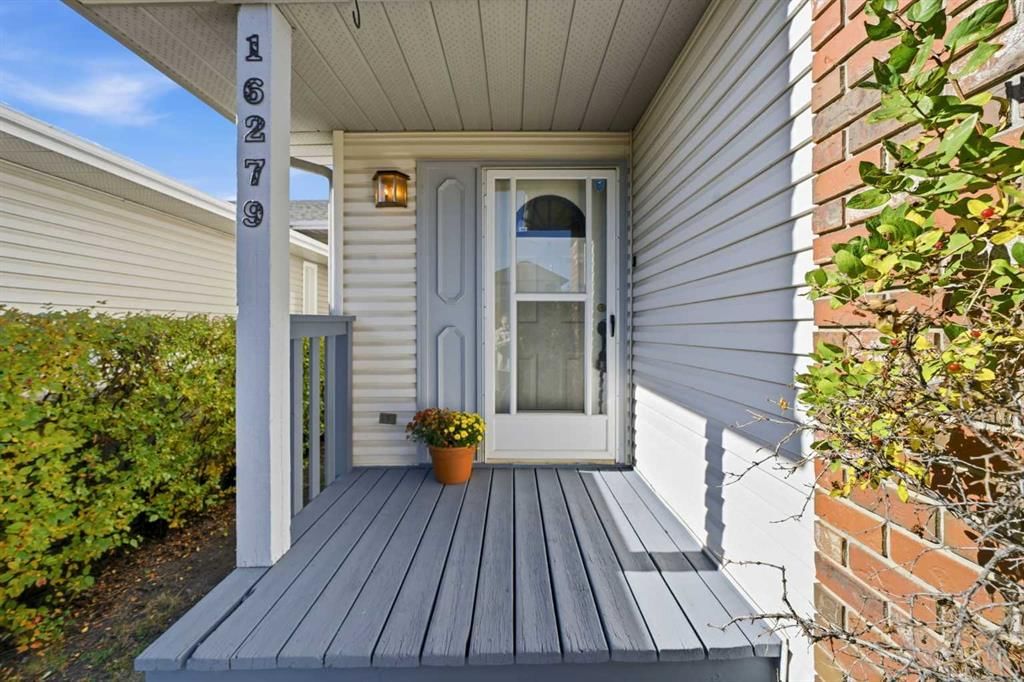 16279 5 Street SW, Calgary — photo 4 of 44