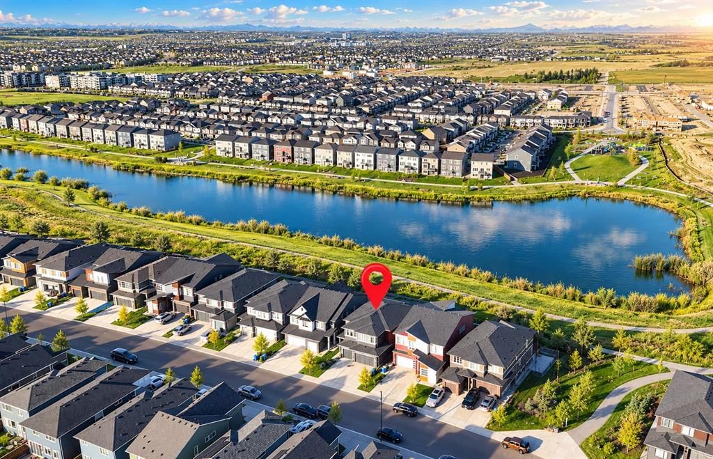 335 Lucas Way NW, Calgary — detached for sale