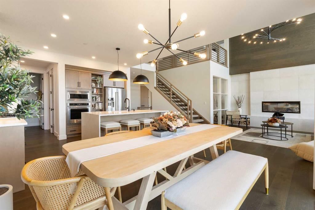 335 Lucas Way NW, Calgary — photo 4 of 45