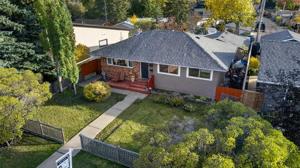 4539 26 Avenue SW, Calgary — main listing photo