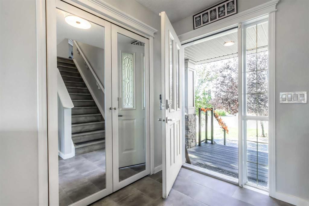 175 West Springs Close SW, Calgary — photo 5 of 49