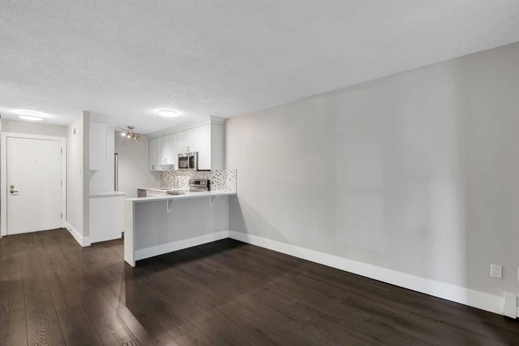 103, 1015 14 Avenue SW, Calgary — photo 2 of 33