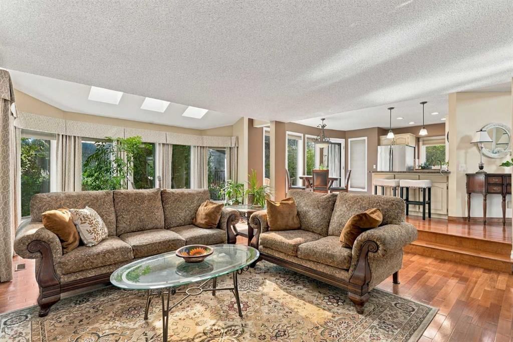 21 Mt Robson Close SE, Calgary — photo 3 of 50