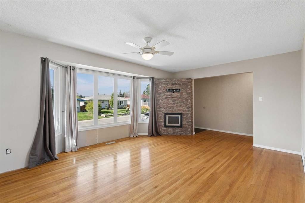 612 Mcintosh Road NE, Calgary — photo 5 of 36