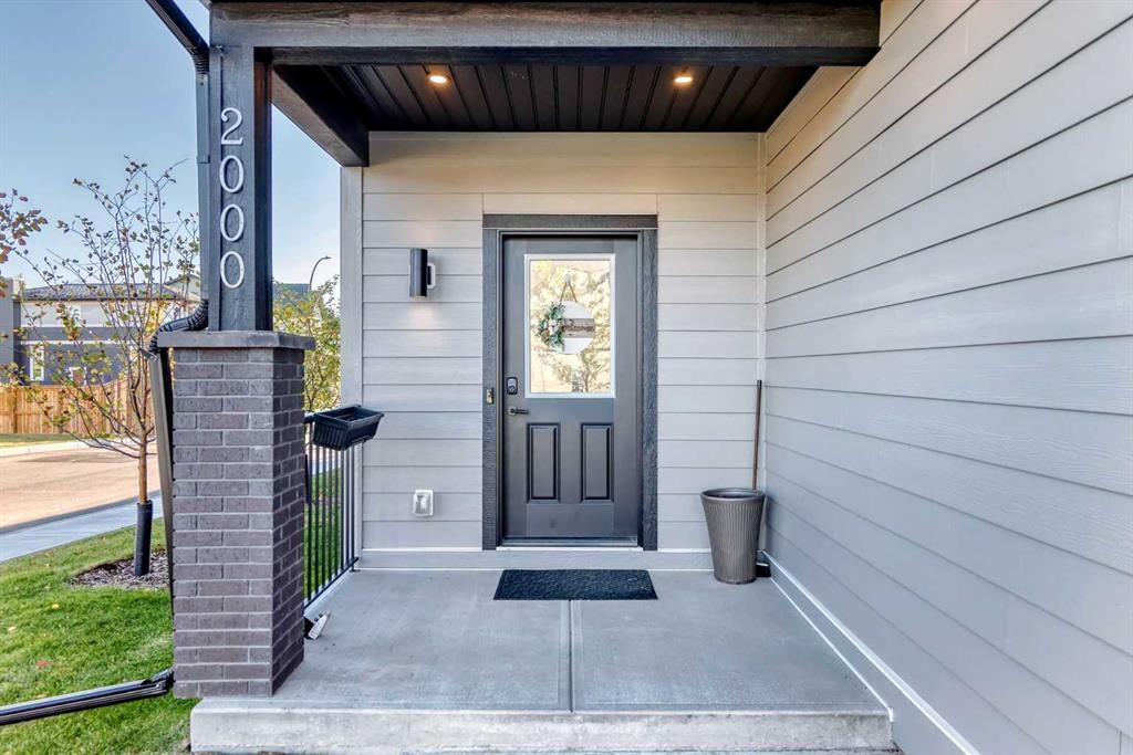 2000, 15 Coopersfield Link SW, Airdrie — photo 3 of 44
