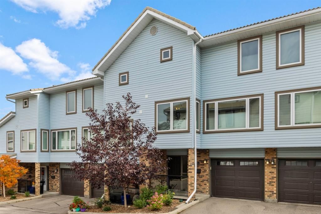 76 Coachway Gardens SW, Calgary — main listing photo