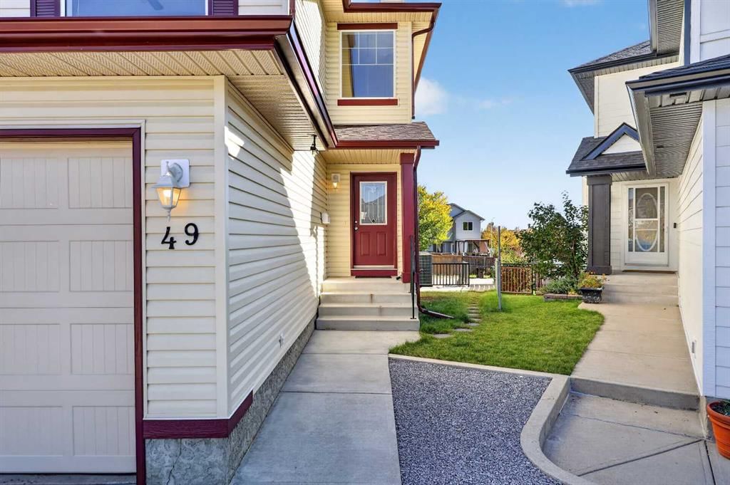 49 Coville Bay NE, Calgary — photo 3 of 49